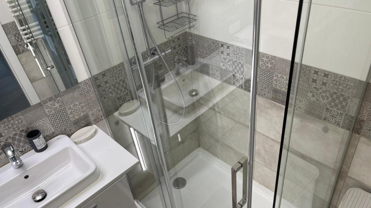 2-Room On Wola, Bright And Cozy Варшава Екстер'єр фото